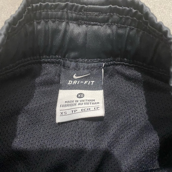 Womens all weather NIKE track pant - Picture 5 of 5